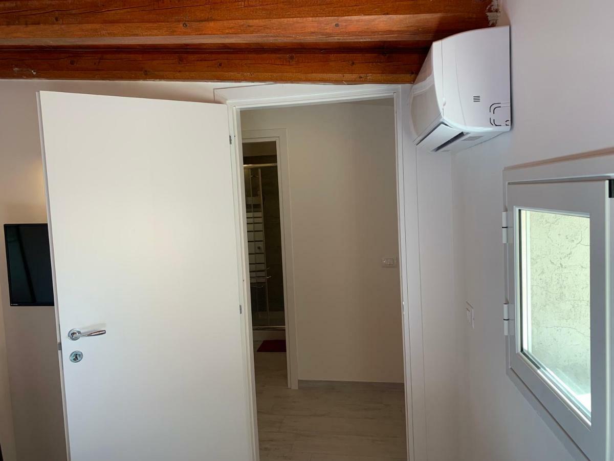 Deni'S Apartments Per 4 Syracuse Екстер'єр фото
