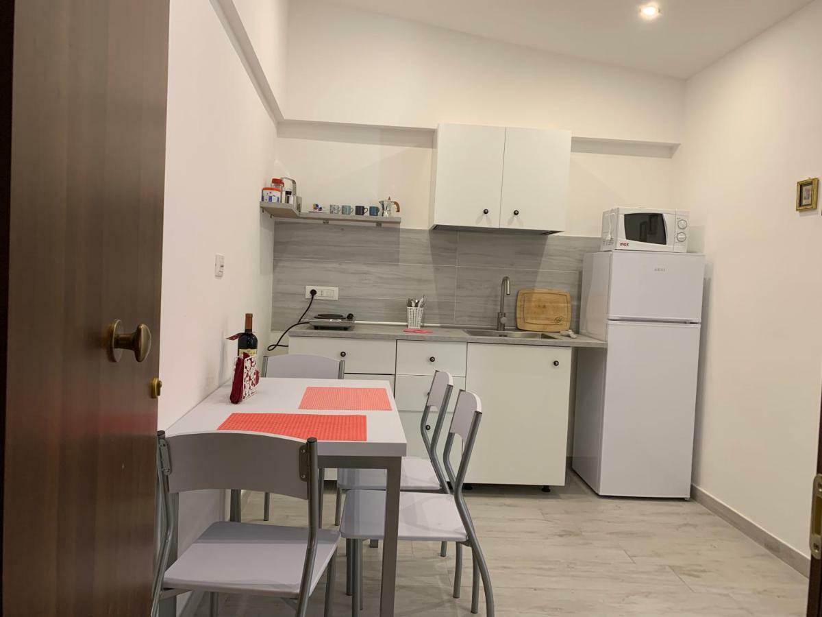 Deni'S Apartments Per 4 Syracuse Екстер'єр фото
