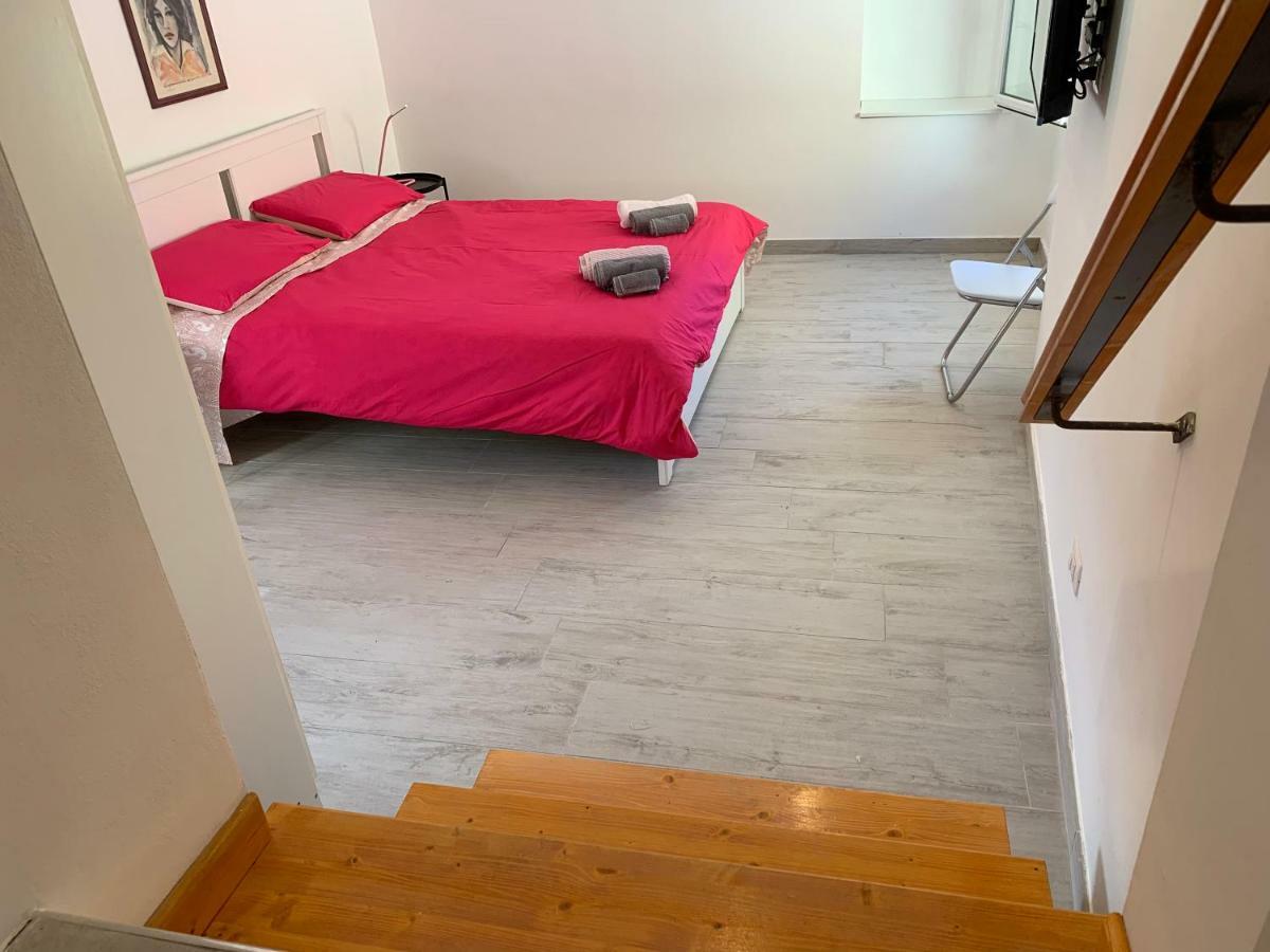 Deni'S Apartments Per 4 Syracuse Екстер'єр фото