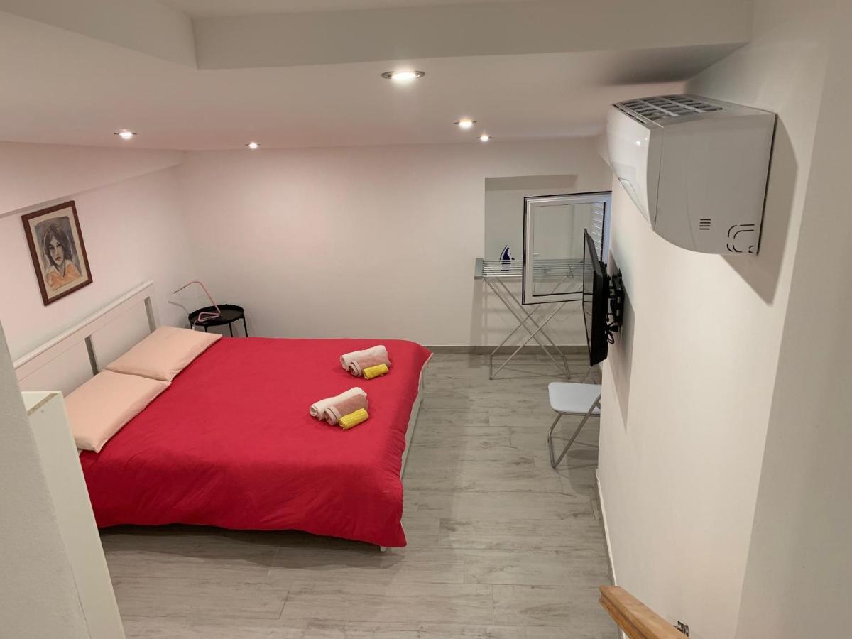 Deni'S Apartments Per 4 Syracuse Екстер'єр фото